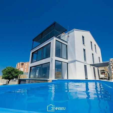 Villa Madomi Kustici Luaran gambar