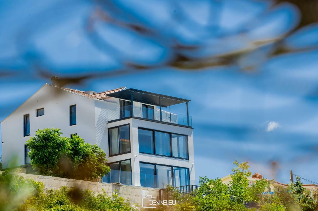Villa Madomi Kustici Luaran gambar