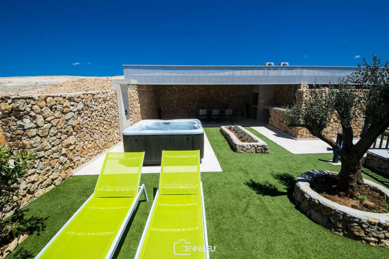 Villa Madomi Kustici Luaran gambar